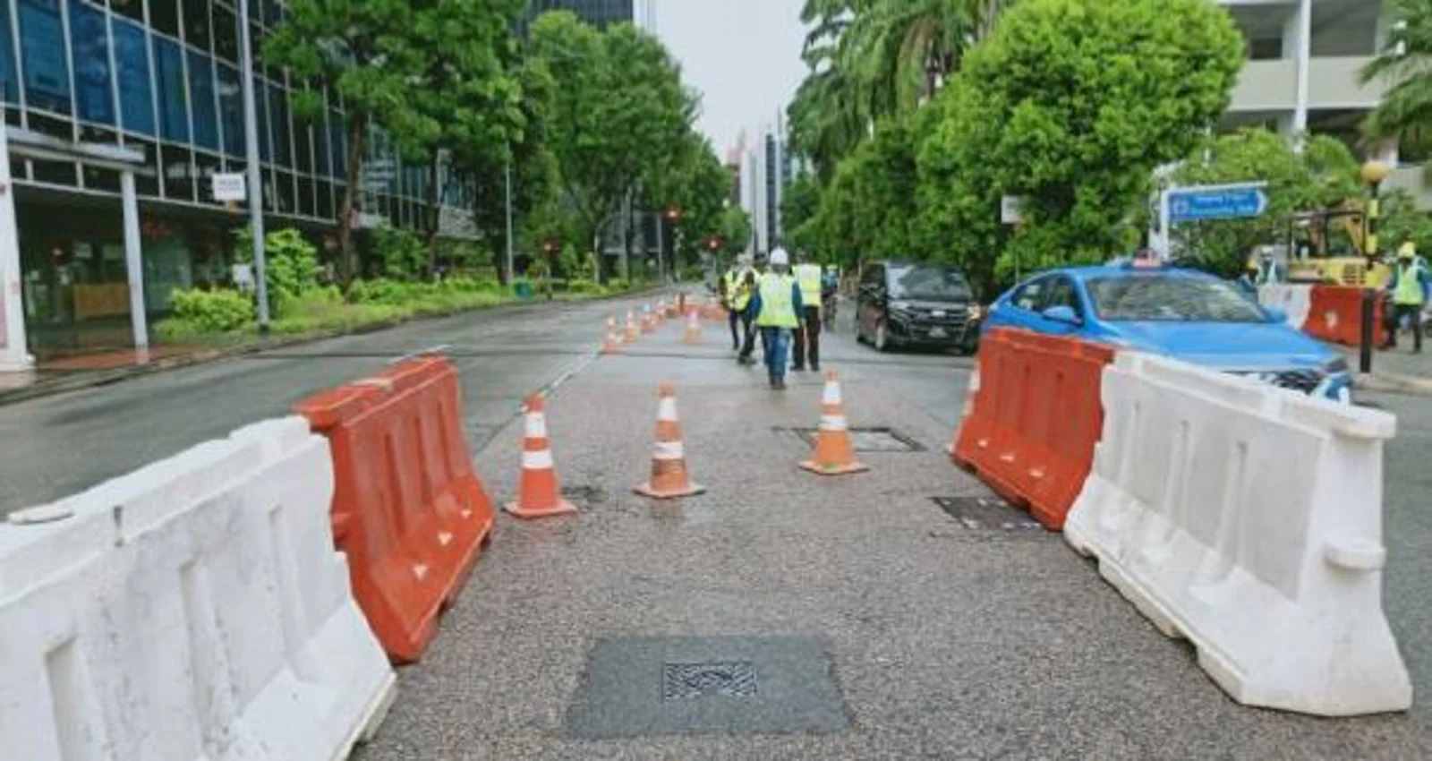 Figure 3: Setting up safety road measures before commencing work