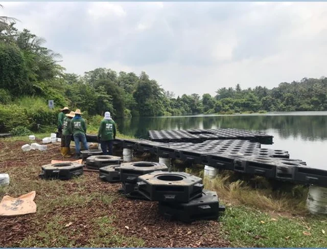 Figure 3: Assembling the floating modules