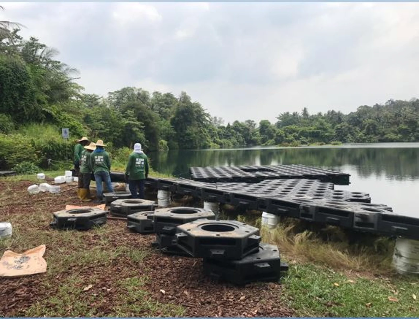Figure 3: Assembling the floating modules